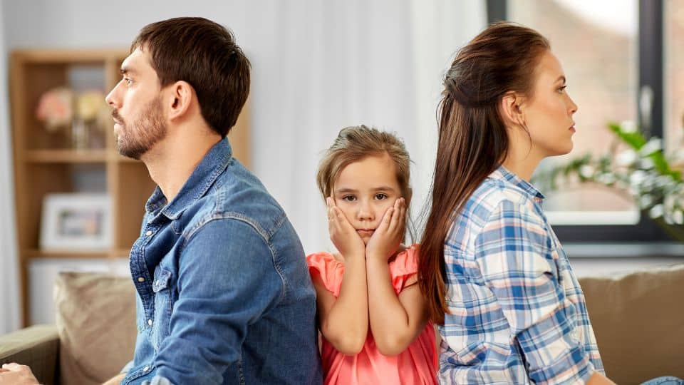 מה עושים במקרה בו אחד מן הצדדים מפר את הסכם ההורות המשותפת?